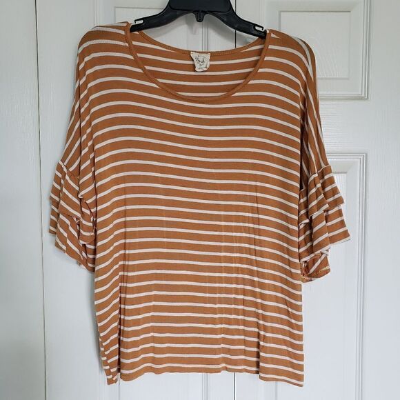 Fantastic Fawn Short Sleeve Stripe Shirt with Ruffle Sleeves Size Medium - Picture 1 of 7